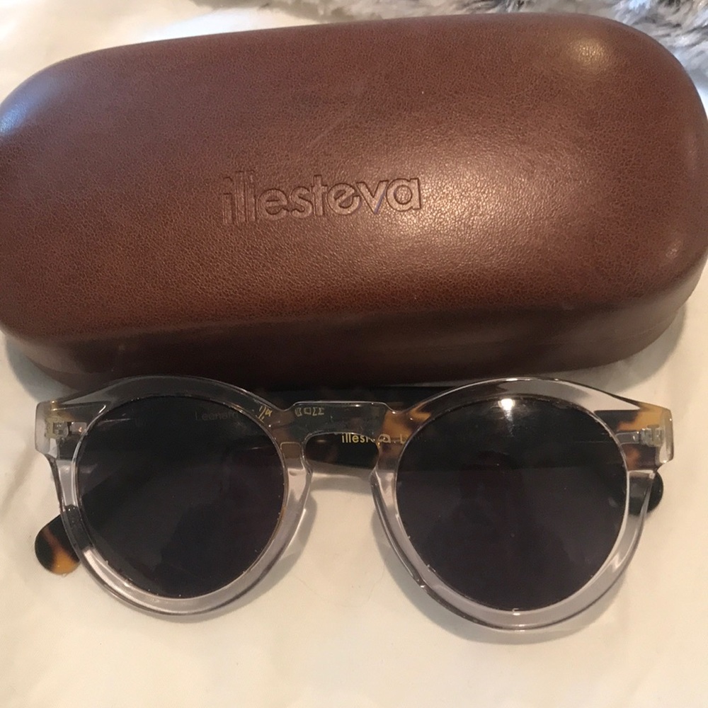 Illesteva Leonard shape sunglasses